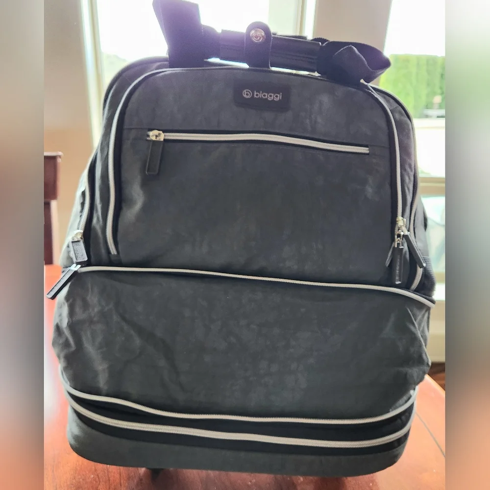 Biaggi Zipsak Boost! Expandable Roller Bag Underseat Carry-On - Picture 2 of 8